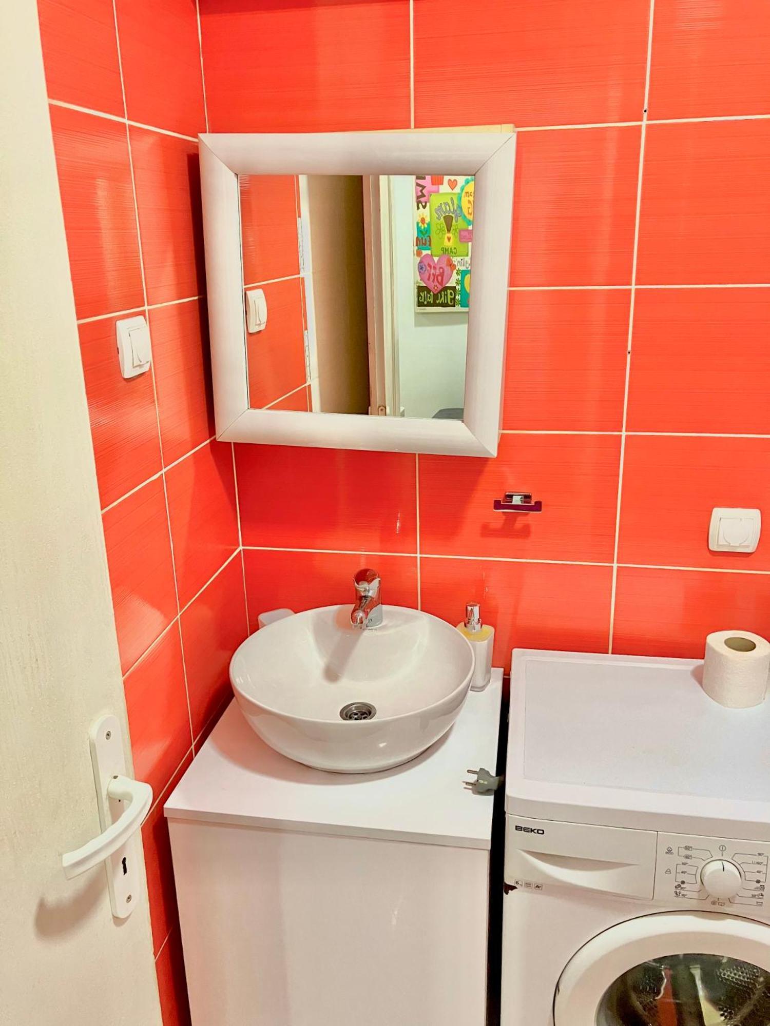 City Center Apartment *